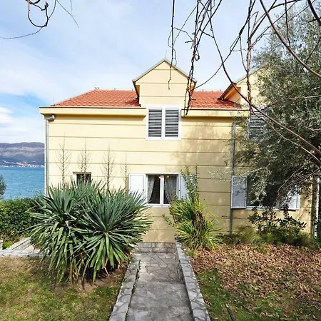 Family With Amazing Sea View *