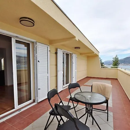Family With Amazing Sea View Podgorica
